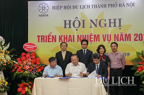 Ký kết thoả thuận hợp tác giữa HHDL Hà Nội, HHDL Sơn La và Trung tâm Xúc tiến Đầu tư Thương mại và Du lịch TP. Hà Nội 